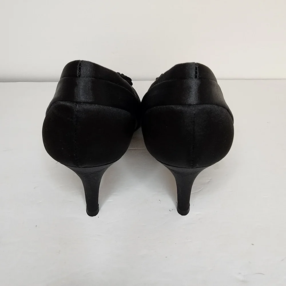 Mootsies Tootsies Black Peep Toe Bow Pumps 2.5